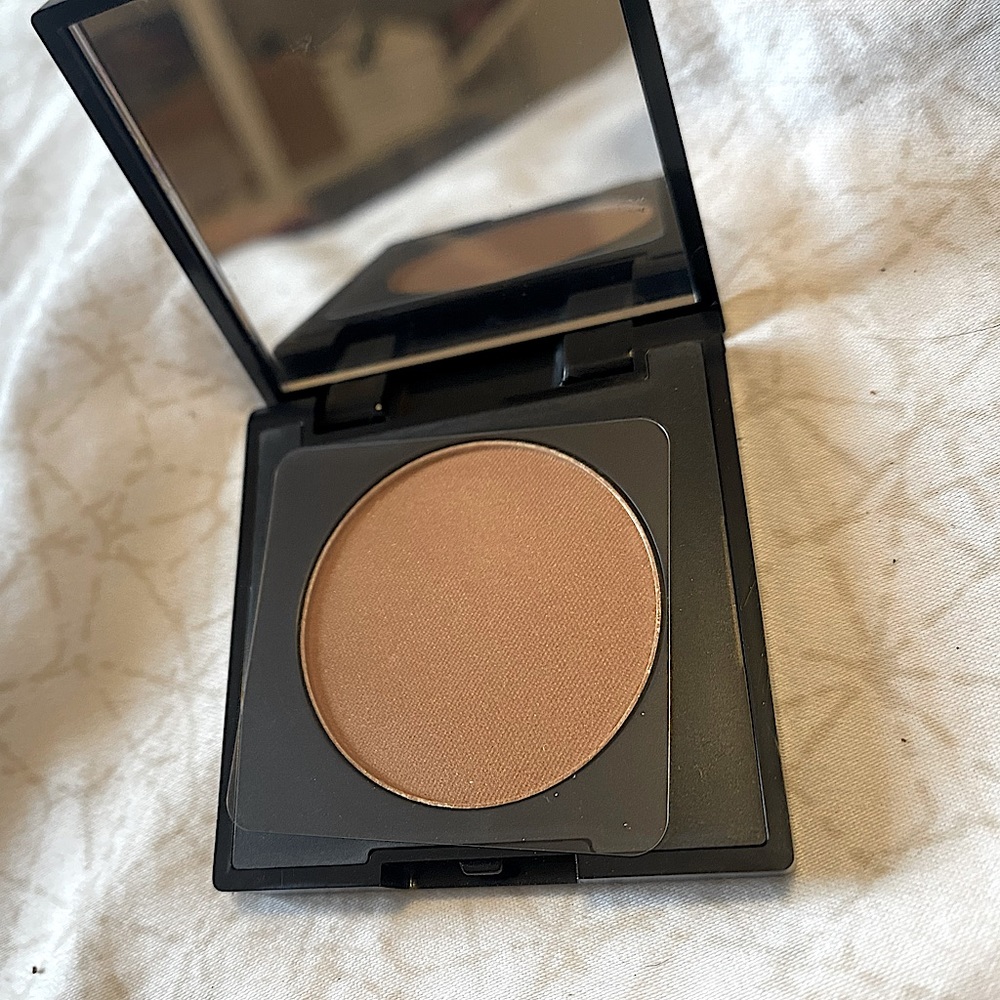 Power wear bronzer by REALHER